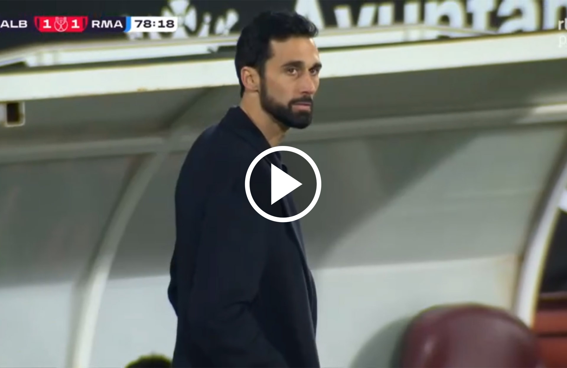 Arbeloa points the finger at himself after the heavy blow and embraces the villain role